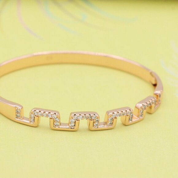 Geometric Rose Gold Bangle with Zig-Zag Diamond Design, XPBL0447 - Picture 4 of 11